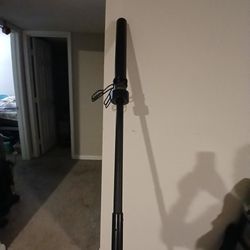 weight lifting bar interchangeable in length with weight locks