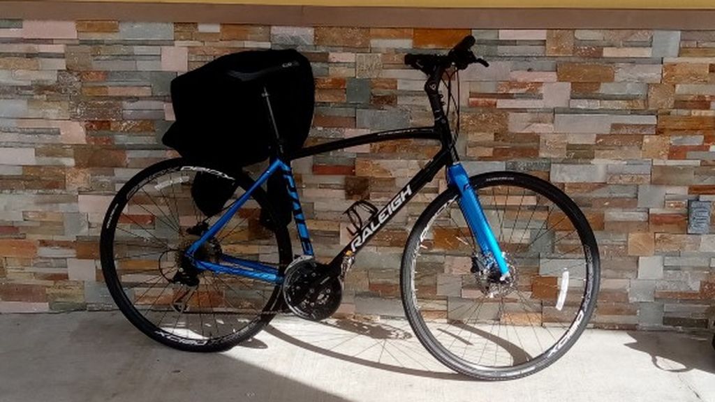 Raleigh Cadent Hybrid Bike