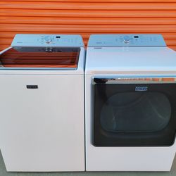 Just Like New!!! MEGA CAPACITY!!! Maytag Bravos, XL, Matching Set with Huge, Gas Dryer!!! Pride Of Ownership!!! Must See To Appreciate!!!