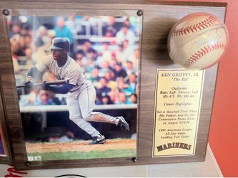 Griffey Plaque with Autographed MLB baseball