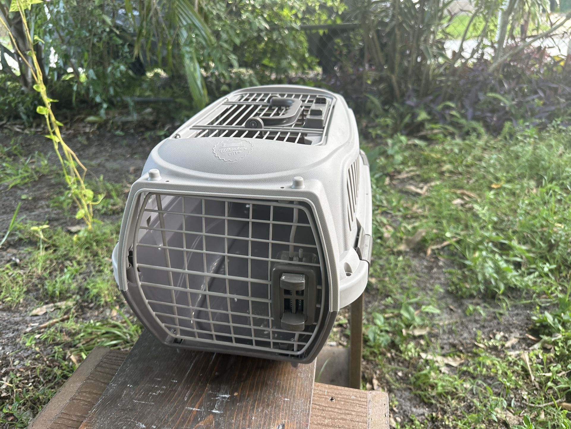 Brand New Cat/small Dog Carrier Crate