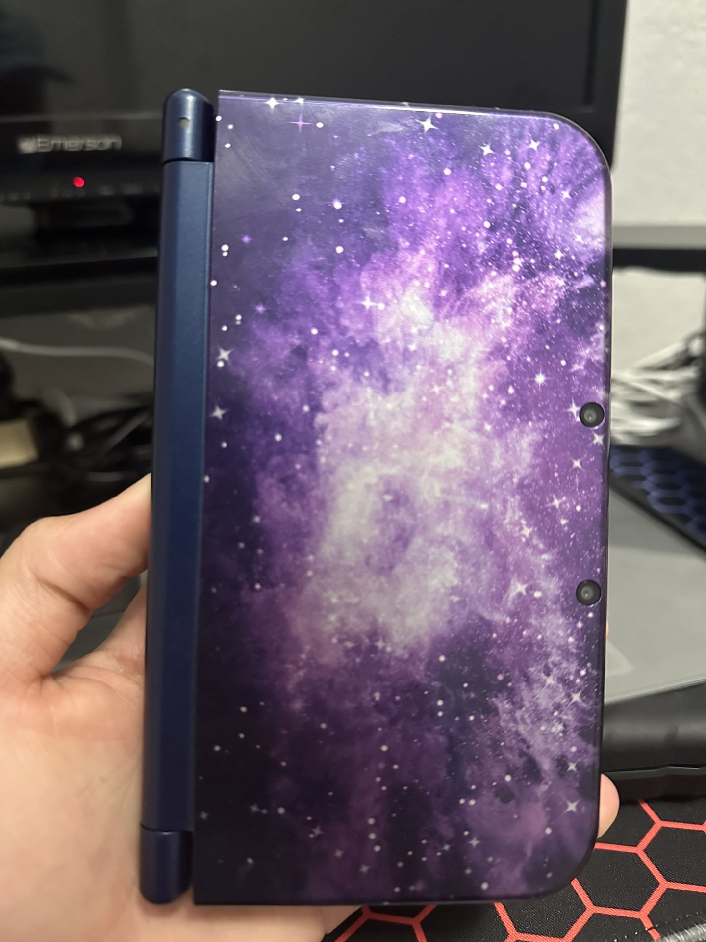 Nintendo 3DS XL Galaxy Edition + Games