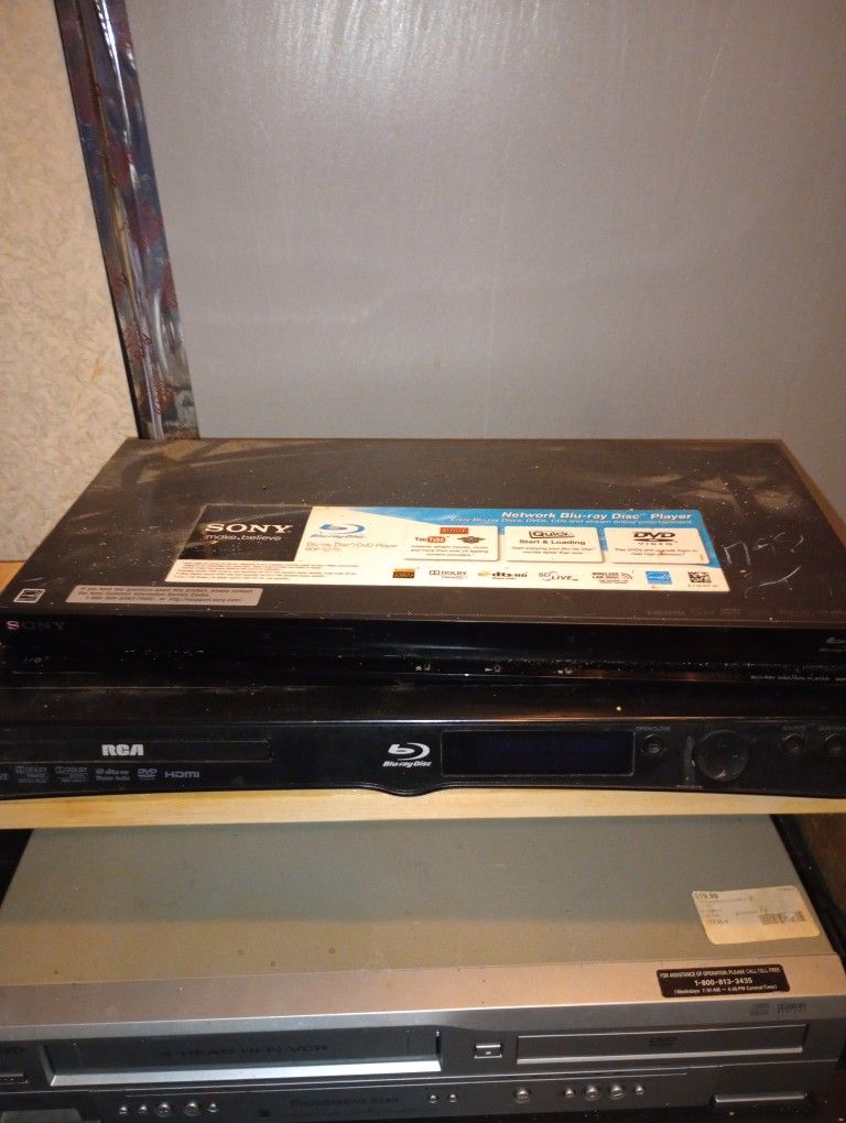 2 Blue Ray Players