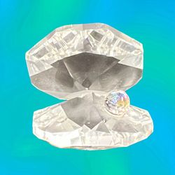 Vintage 1980s Retired Faceted Crystal Clamshell With Pearl Accent, 1.25”