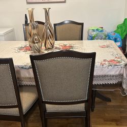 High end Dining Table With Chairs