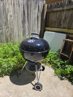 Weber 22" Charcoal Grill