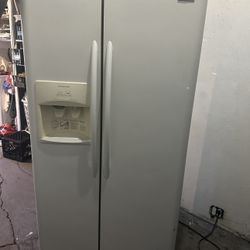 Refrigerator has icemaker and water we sell all the time works great