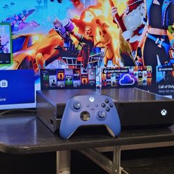 Xbox One Console With Controller