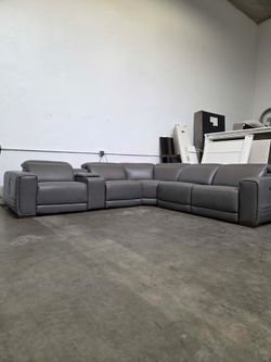 ‼️Liquidation Sale‼️ Aiden & Ivy Karson Leather Power Reclining Sectional(Free Delivery)