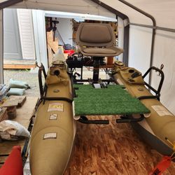 PONTOON BOAT