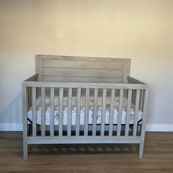 Delta Convertible Crib with Mattress – 3 Adjustable Heights