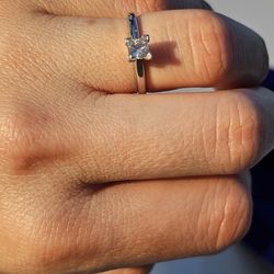 Gold Ring With Diamond