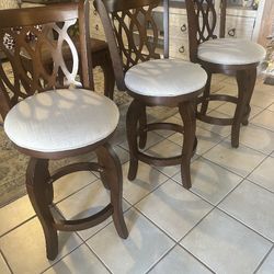 Bar Stools 360* Rotate
