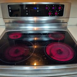 Electrolux Stainless Steel Wave-Touch Series Electric Range (EW30EF65GS) + Stove Top Works **Dual Ovens Do Not Work  **F14 Error 