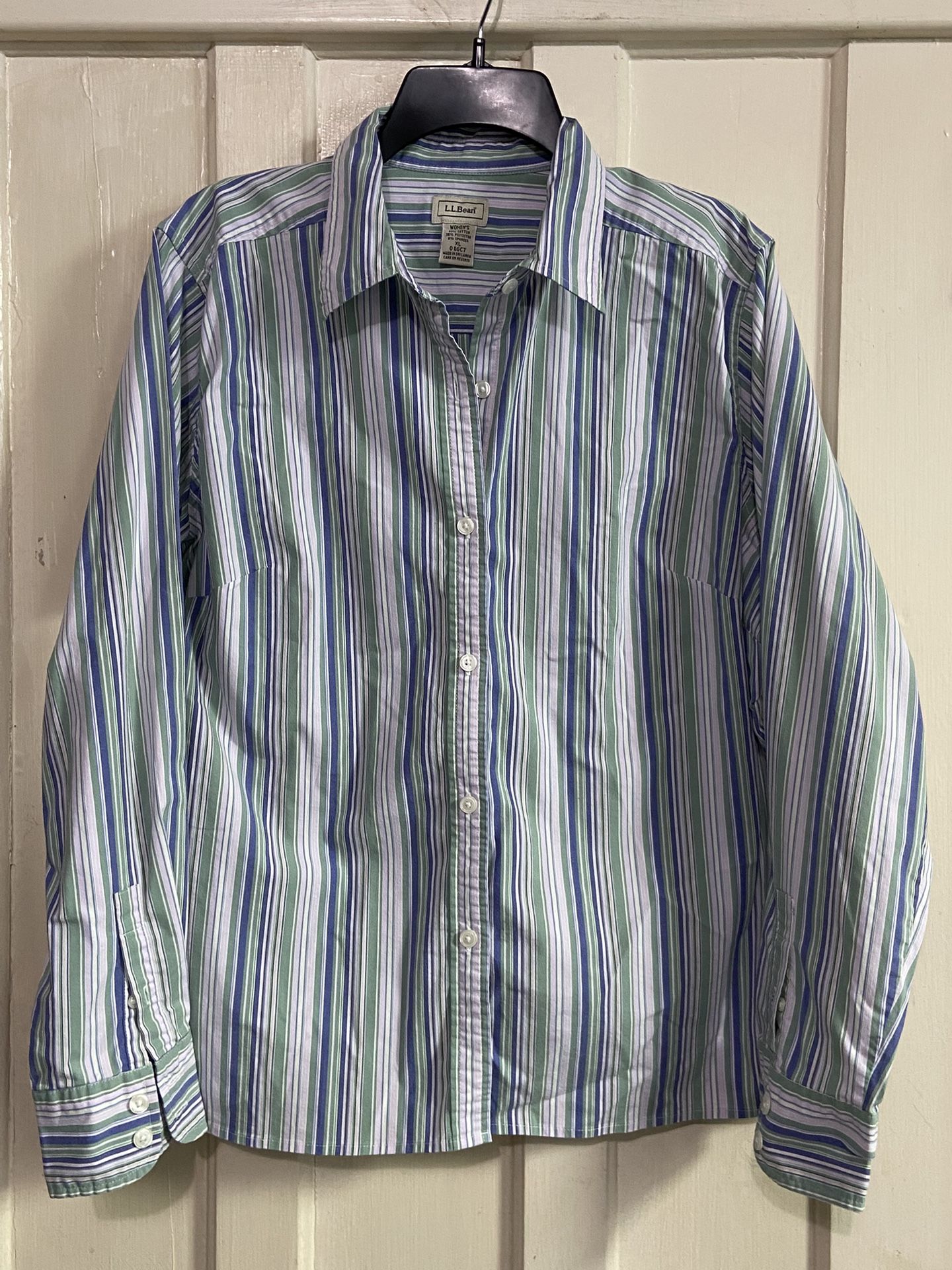 L.L.Bean women’s buttons up shirt XL