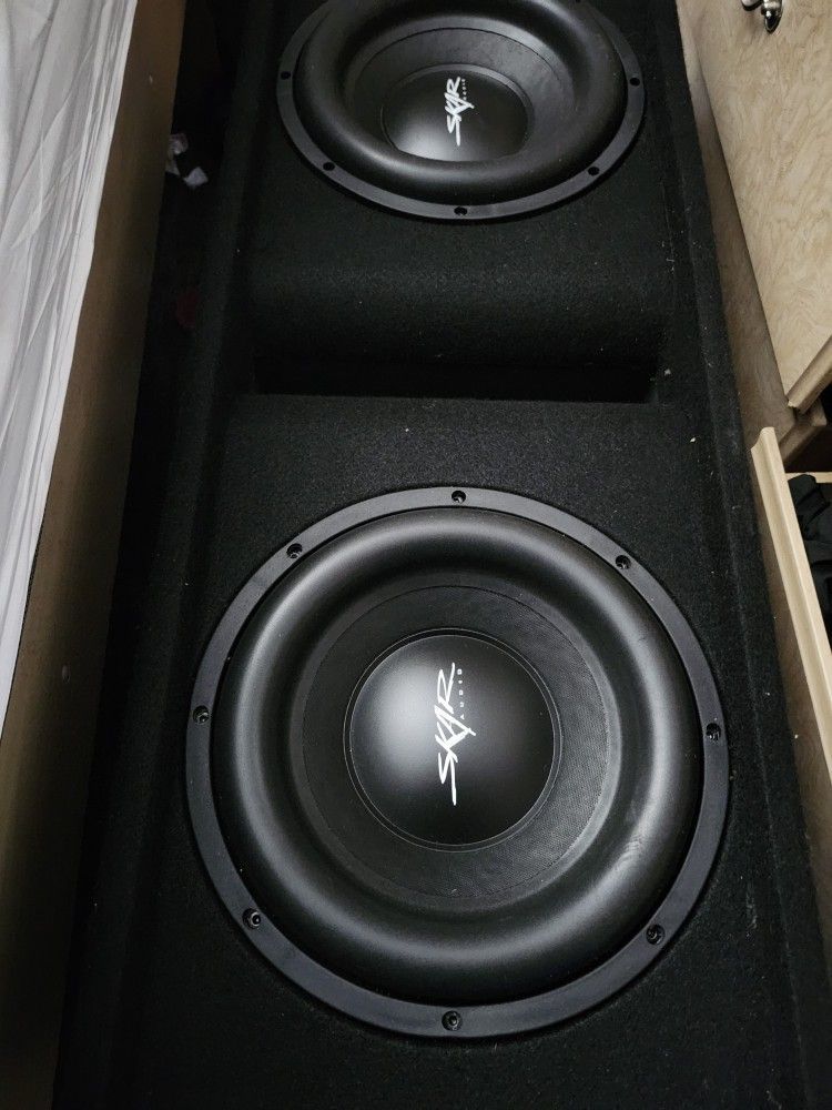 Skar Duel 4ohm Subwoofer 1200 Wats Each And 4 6×8 Skar Speakers