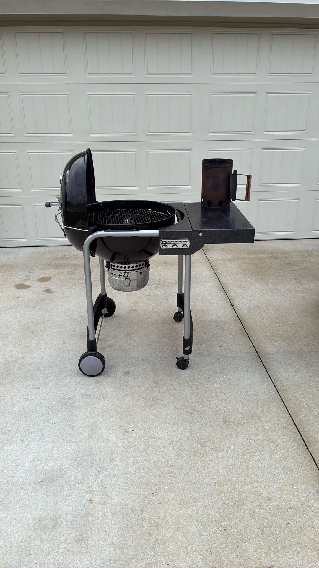 Weber PERFORMER CHARCOAL GRILL 22 With Extras