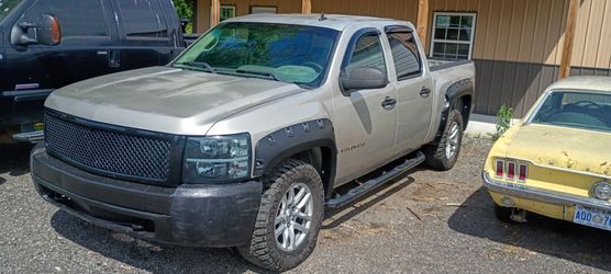 2007 Chevy Silverado 4X4 4 door