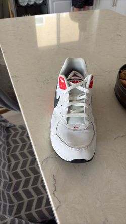 Nike Air Max Shoes White/Red/Black – Barely Worn (Like New) Size 11.5