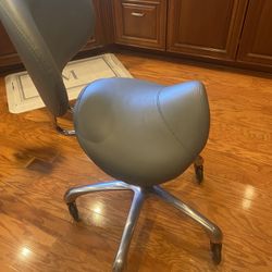 Ergonomic Gray Saddle Stool