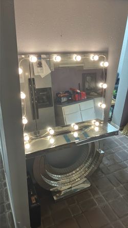 Mirror vanity