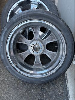 HELO WHEELS / (.22 in”) 2. CHROME RIM P305 /. 45 R 22. 113 H