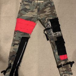 Reelistik camo & patched jeans