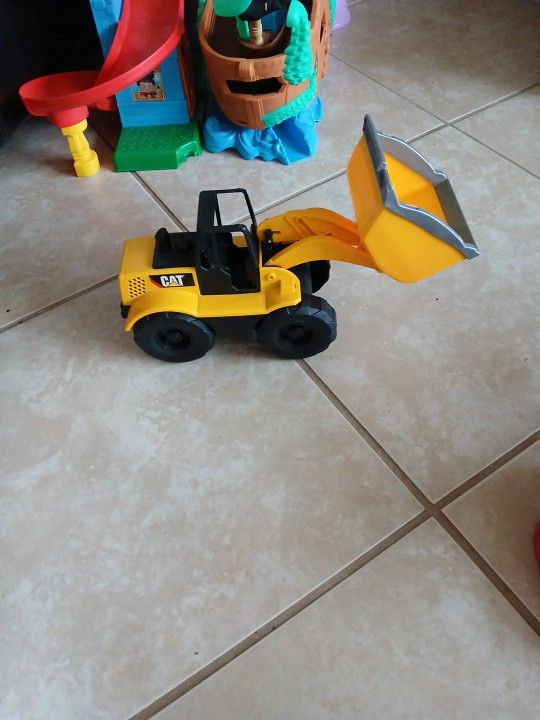 CAT Moving Shovel Truck Press Buttons Moves,lights Up, and Makes Noises