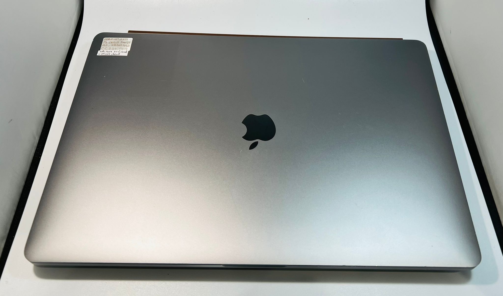 MacBook本体 MacBook Pro 15in 2019 Core i9 16GB/500GB Apple MacBook Pro Laptop, 15.4