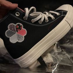 CONVERSE Nuevoz Size 8