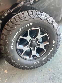 LT 285/70/17 Tire/Rim