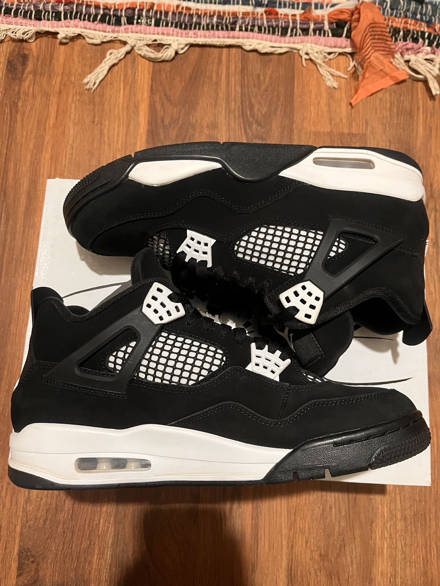 White Thunder 4s