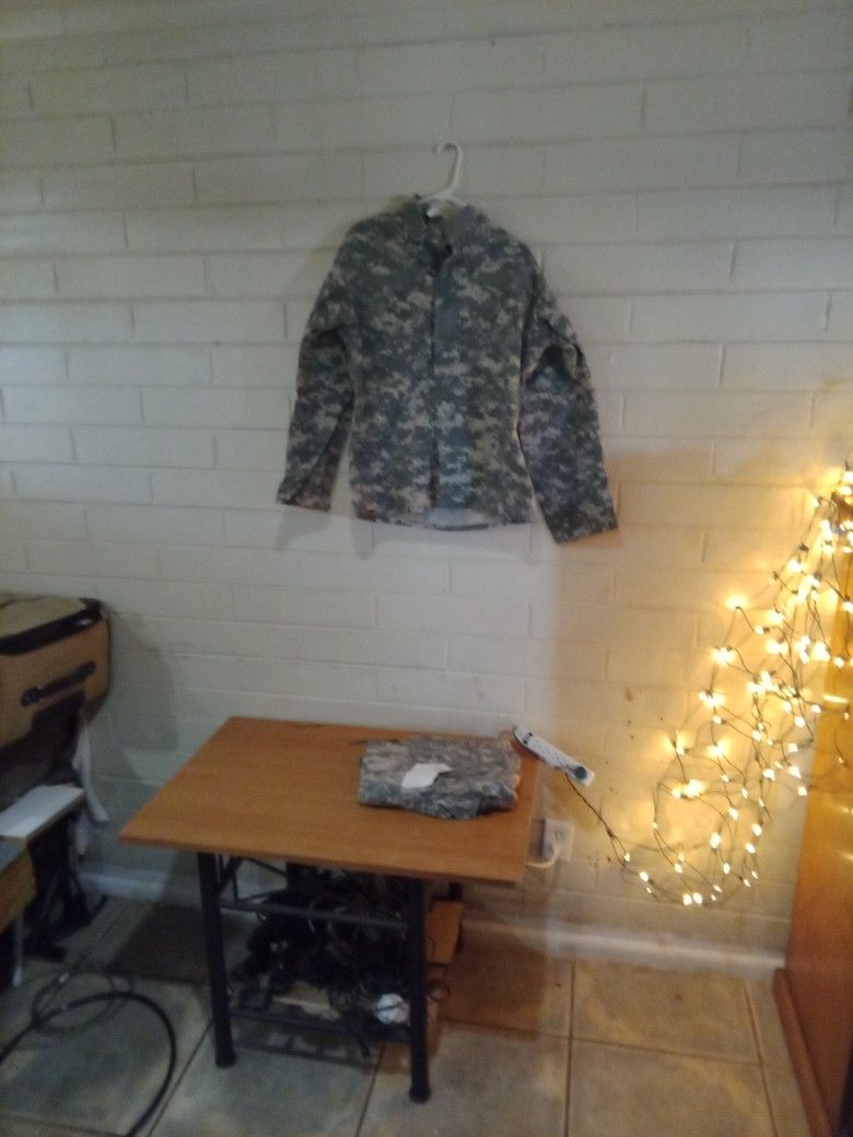 Official BDU MILITARY ISSUE, Army Wind Braker,Jacket New.