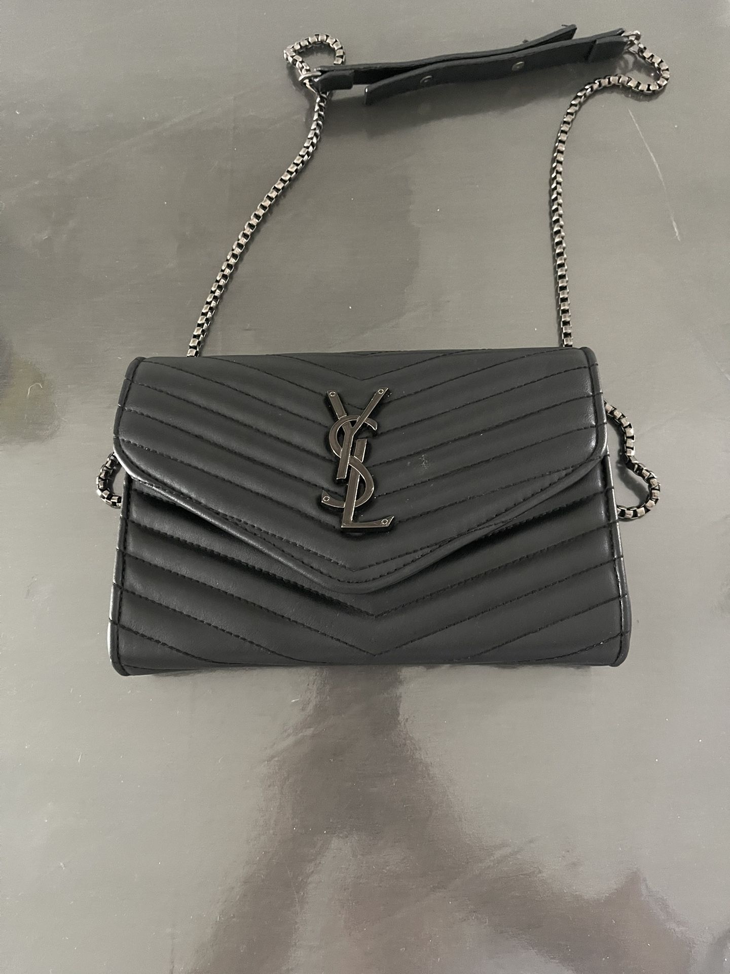 Beautiful Handbag In Great Condition Asking $350!!!