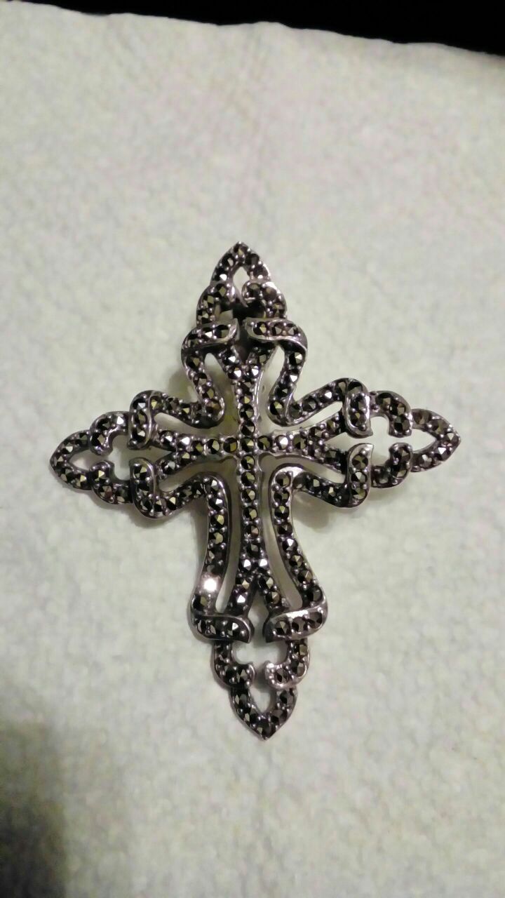 .925 heavy thick sterling silver Marcasite cross pendant.