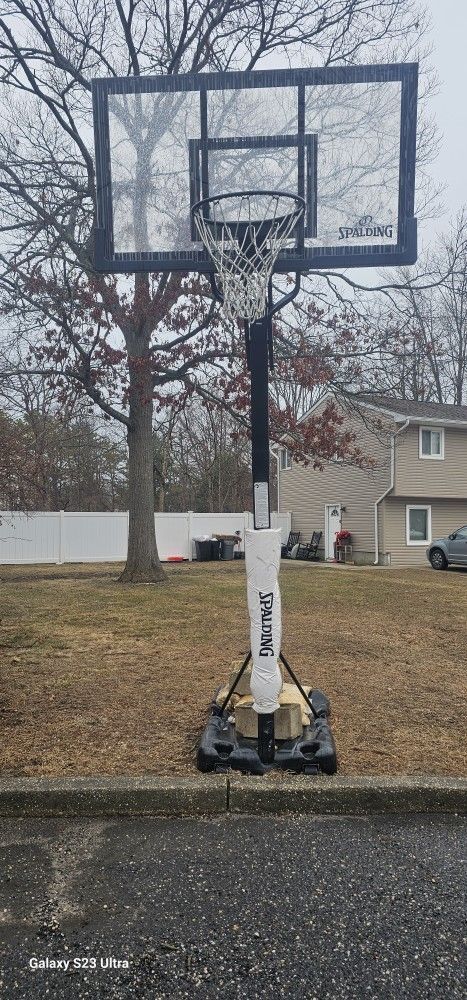Spalding Basketball Hoop 