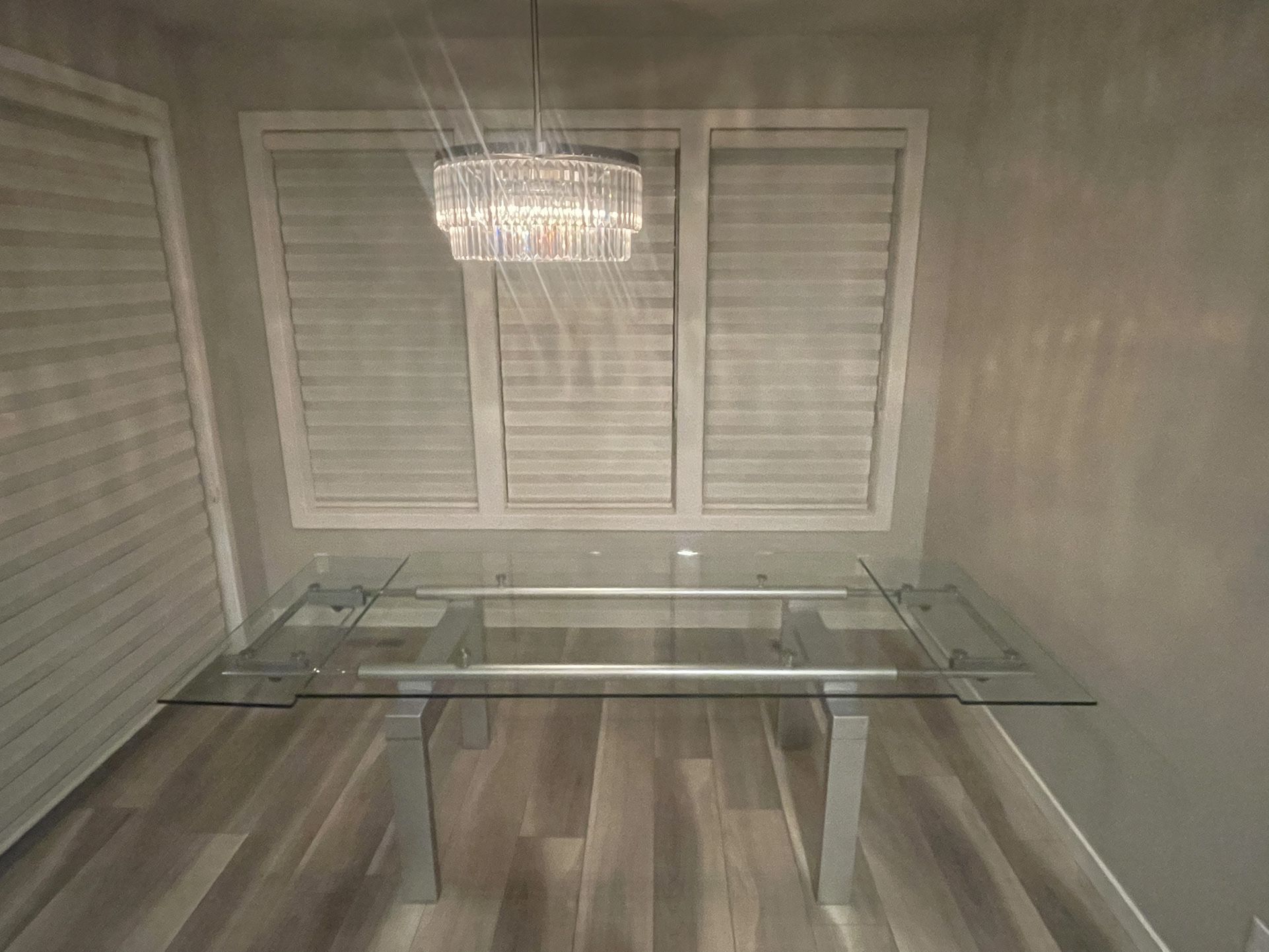 Contemporary Clear Glass Top Dining Table 