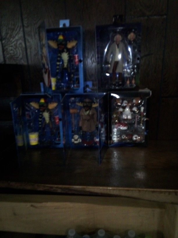 Action Figures 