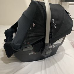 Nuna Car seat 