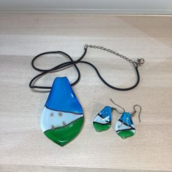 New Hand Blown Art Glass Pendant On Cord With Earrings