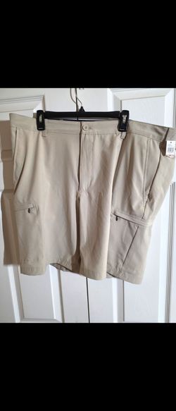 New IZOD Golf Swingflex Cargo Shorts 42 – New With Tags