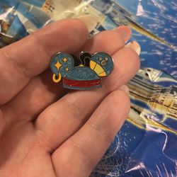 Disney Genie Hat Chaser Pin