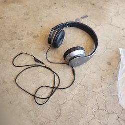 Headphones 