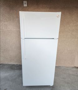 3MONTHS WARRANTY 28X29X64 GE FRIDGE 16CUFT WHITE