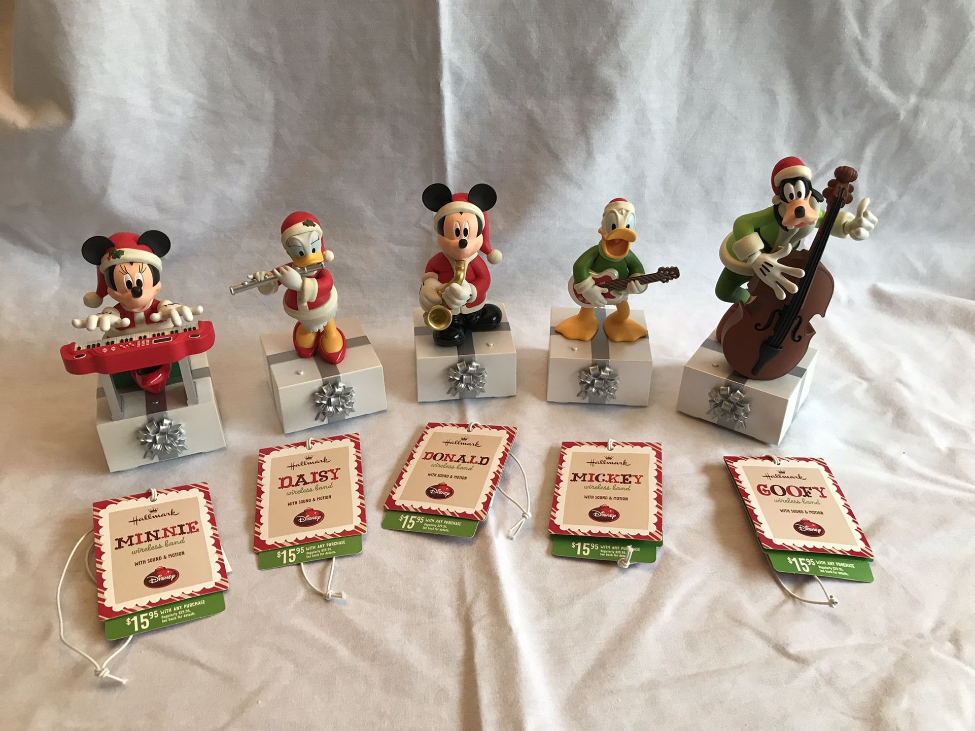 Hallmark Disney Wireless Band Set - Mickey, Minnie, Goofy, Donald & Daisy