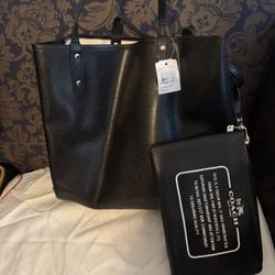 NWT Large Coach Black Tote Bag