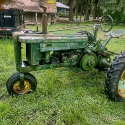 3 John Deere’s