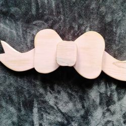 Wood Bow Wall Hanging