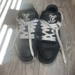Lv Trainer shoe size 10 1/2