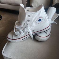 New Converse Size 3